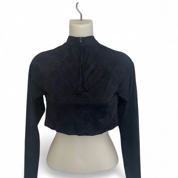 Athleta Black Fitted Long Sleeve Crop Top - Picture 1 of 8